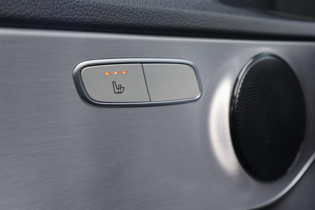 Mercedes-Benz C-Klasse 180 business solution amg i trekhaak i camera i stoe