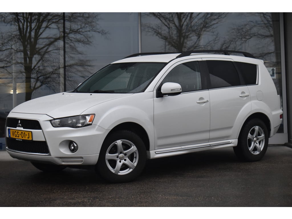 Mitsubishi Outlander outlander 2.2 di 4wd geel kenteken leder, navi, camera