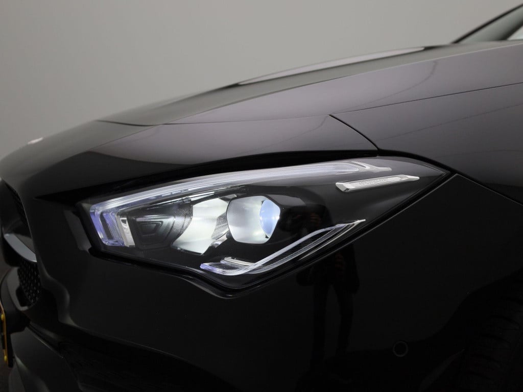 Mercedes-Benz Cla shooting brake 180 business solution amg | automaat | nav