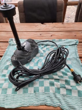 Te koop kleinere vijverpomp /fontein