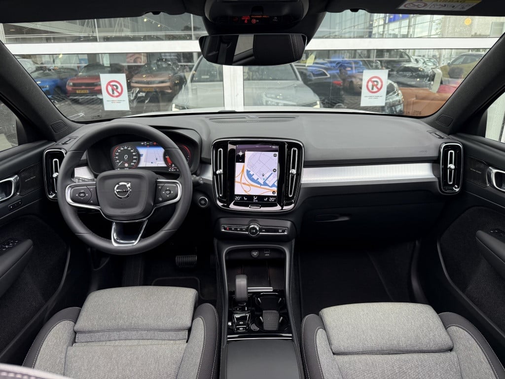 Volvo XC40 t5 262pk recharge ultimate dark | adap.cruise| panodak| trekhaak