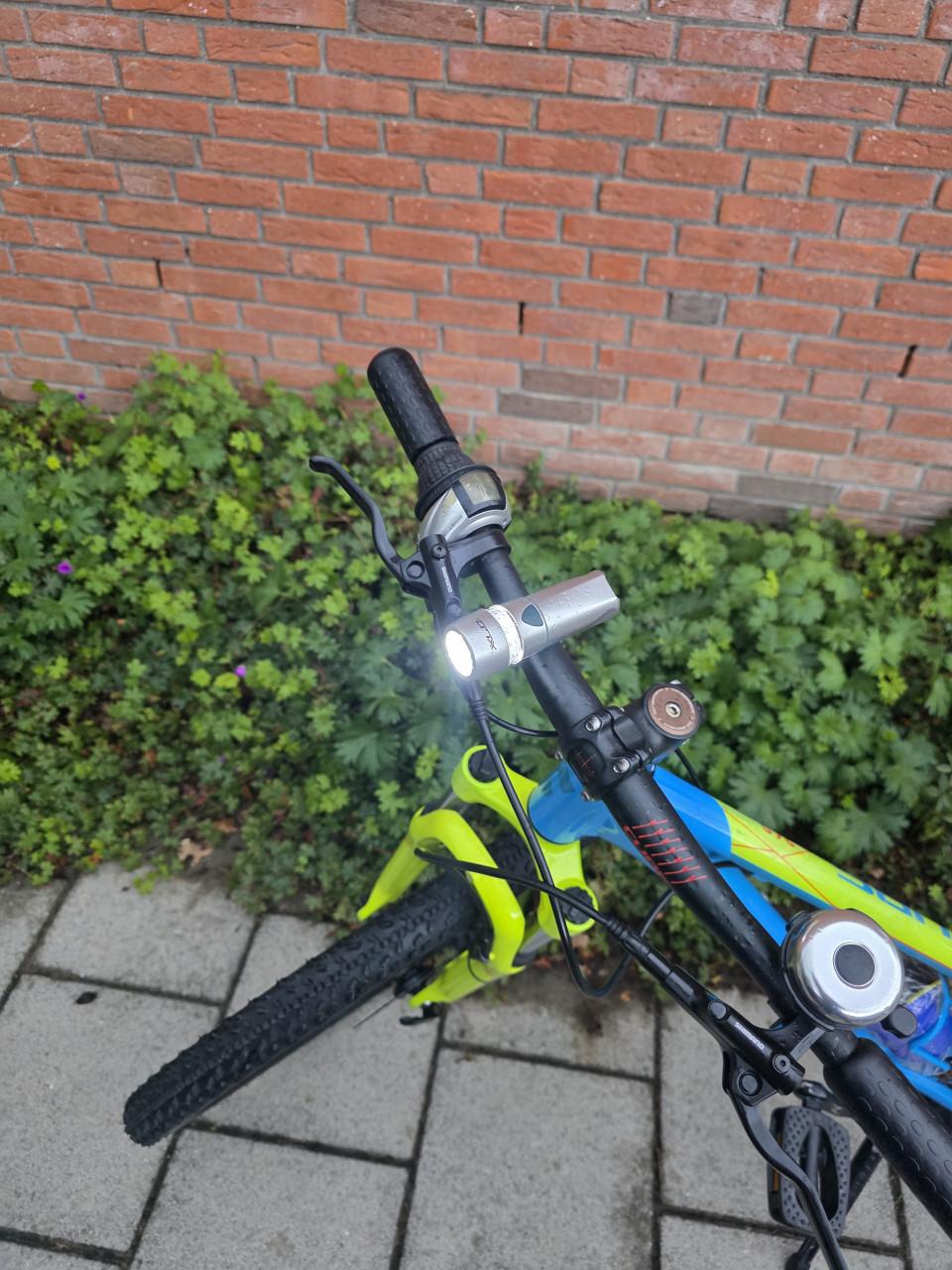 CUBE | 240 DISC | 24 INCH | FRAME 32 CM | NETTE STAAT!