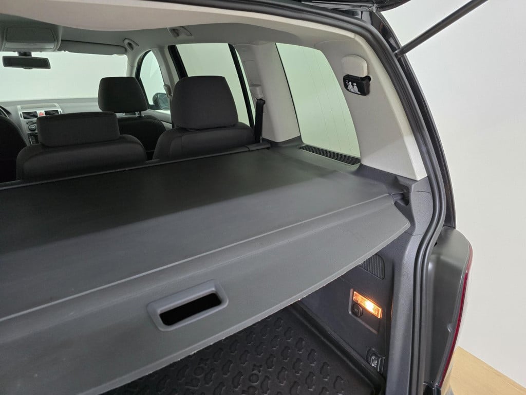 Volkswagen Touran occasion 1.4 tsi highline automaat en 7 zits(!) | tweedeh