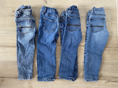 Spijkerbroeken jongen maat 92 (4 stuks)