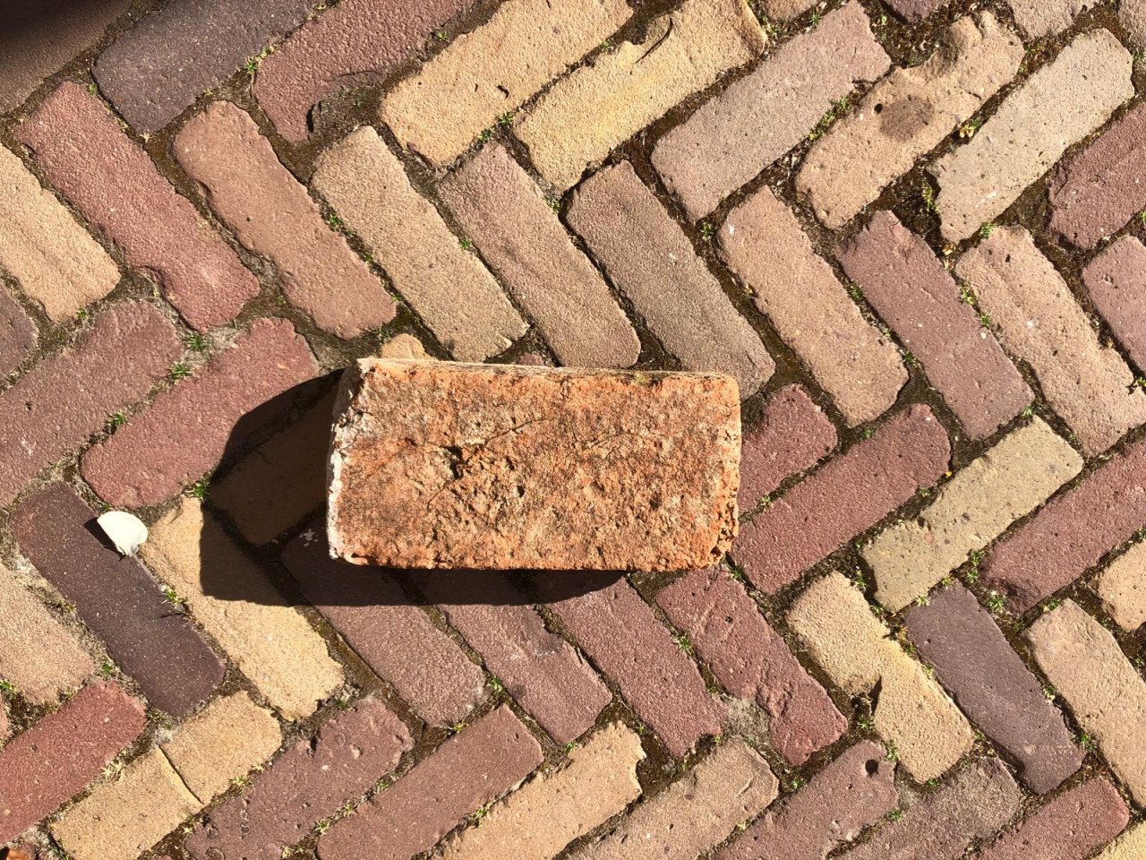 Ruim 7 M2 oude Kloostermoppen 30 x 14 x 6,9 cm