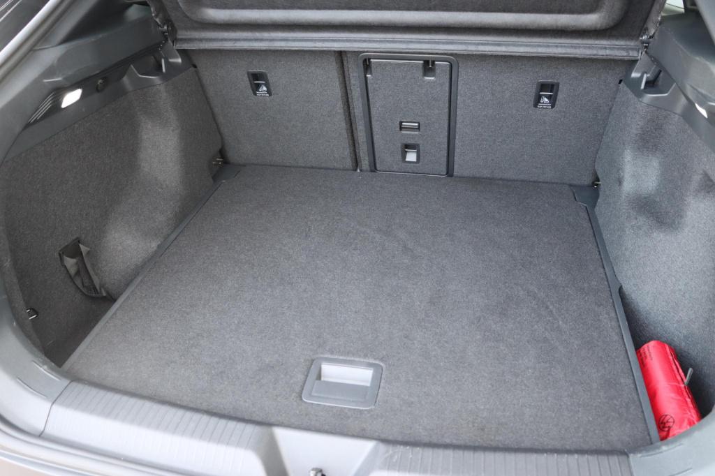 Volkswagen Id.5 pro 77 kwh 204pk | soh 97,8% |