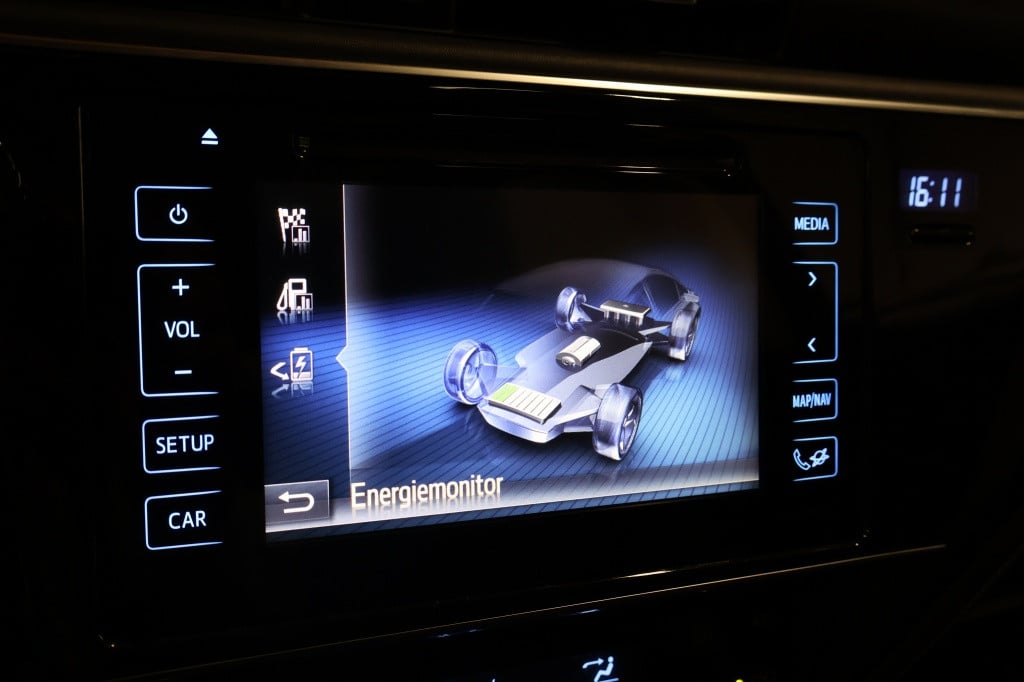 Toyota Auris 1.8 hybrid lease