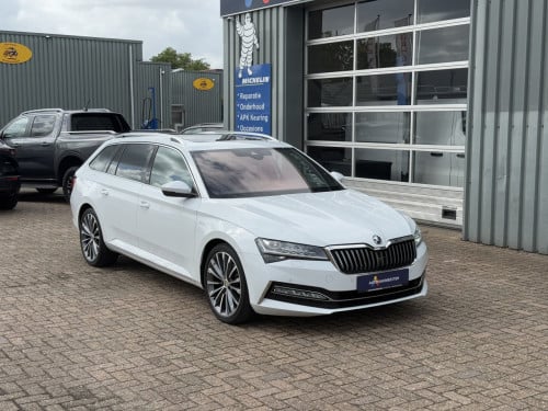 Skoda Superb Combi 1.5 TSI L&K Executive | Panorama | Stoelkoeling |
