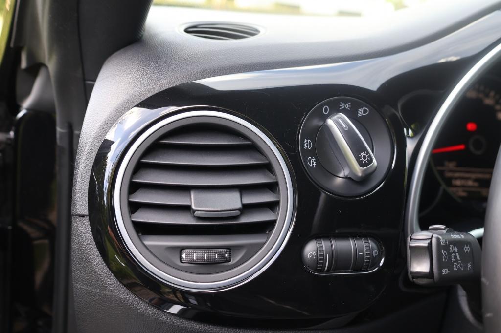 Volkswagen New Beetle 1.2 tsi design | rijklaarprijs| benzine| 12 maanden b