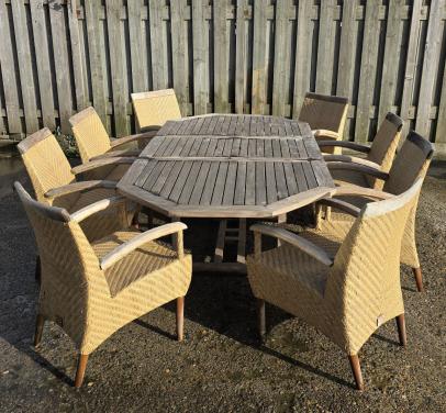 Mooi tuinset met 8 stoelen