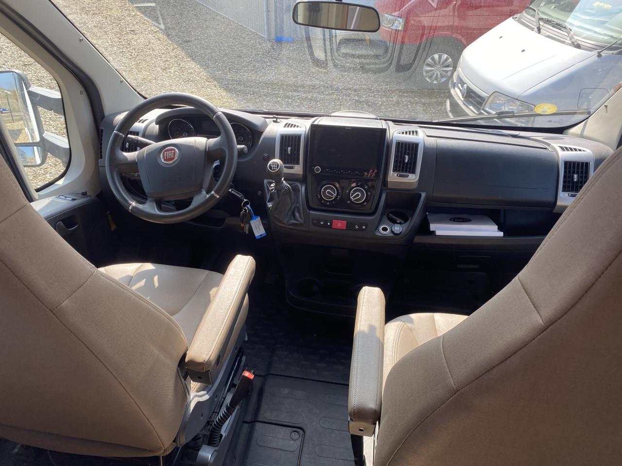 Burstner BT 6641 - Half-integraal camper - Op 🚐 Fiat  Ducato basis