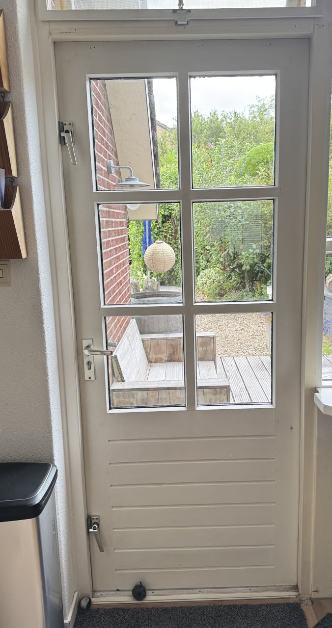 Hardhouten buitendeur