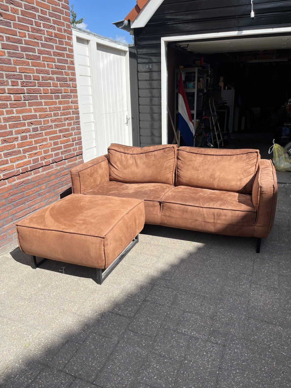 2 zitter bank met poef.