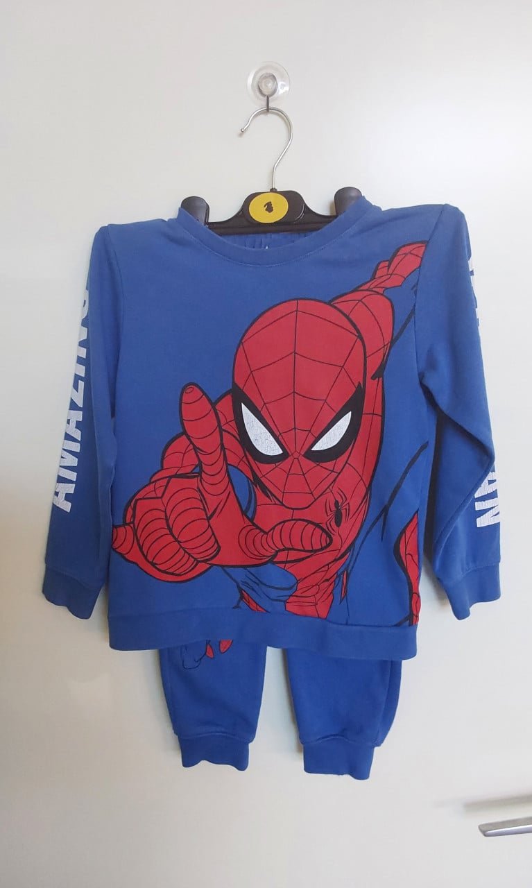 H&M spiderman joggingpak maat 110/116