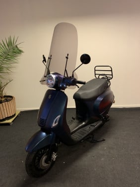 BTC RIVA MET WINDSCHERM NU 895,= RIJKLAAR