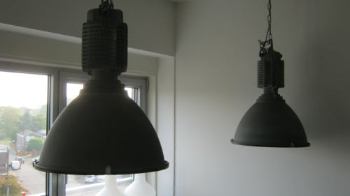 TE KOOP 2X SUPER GROOTE INDUSTRUELE LAMPEN VOOR 50 EURO