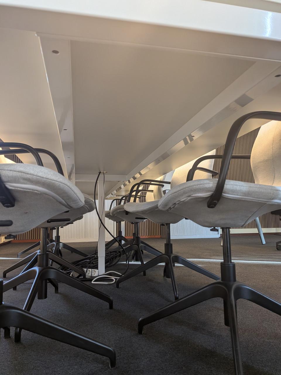 Vergadertafel, grote tafel, grote werktafel incl 10 stoelen