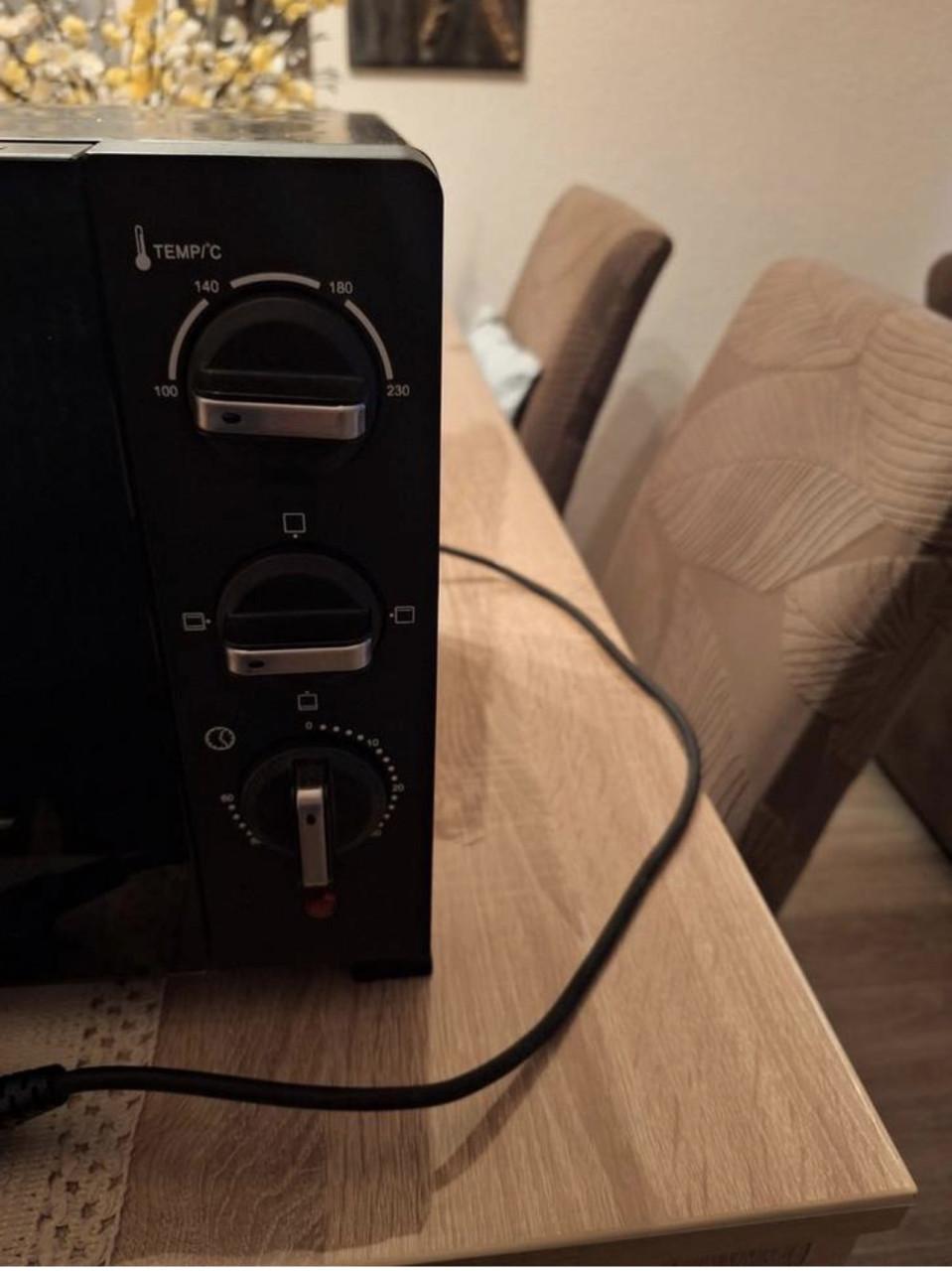 Handige Bakoven voor op de camping, kamer of tijdens verbouwing