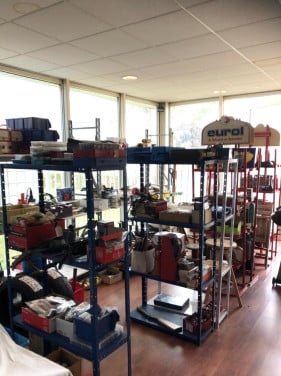 Zaterdag 1 november verkoop van gereedschap, onderdelen en restant voorraad