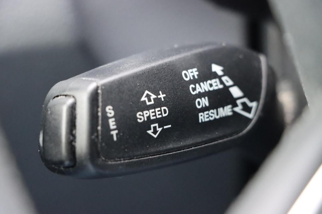 Audi Q3 1.4 tfsi pro line | navi | sensoren | cruise control