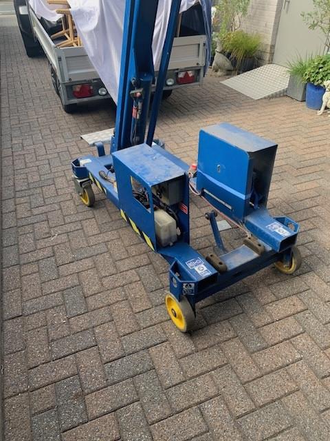 Lift Hoogtewerker powertower lift perfecte staat werkhoogte 5.4 steiger  •