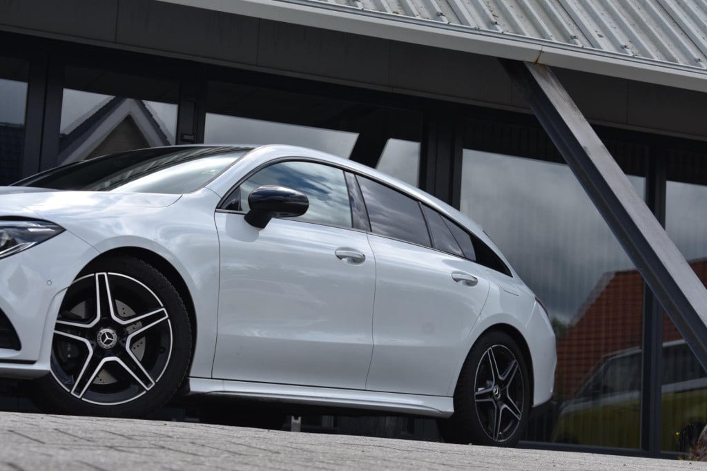Mercedes-Benz Cla shooting brake 200 amg night | sfeerverlichting | trekhaa