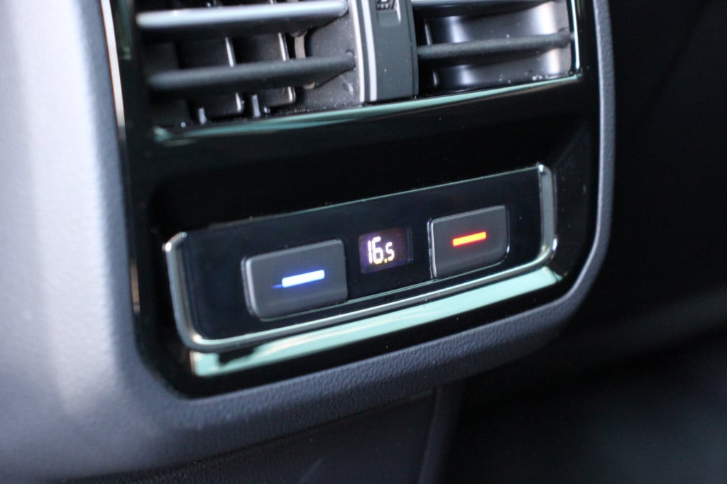 Volkswagen Passat variant 2.0 tsi 220pk highline r-line | dynauidio | acc |