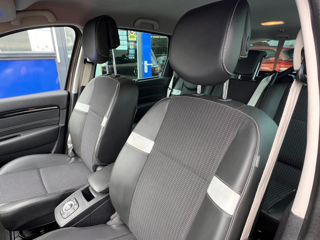 Renault Grand Scenic 1.2 tce bose 7pers. navi, camera, trekhaak enz..