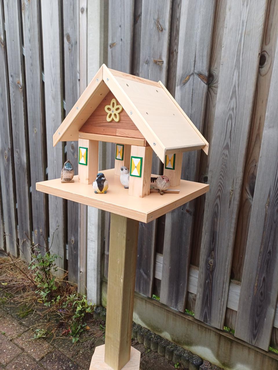 Vogel - Chalets  - Voederhuisjes & Nestkastjes   etc   [ zie foto's ]