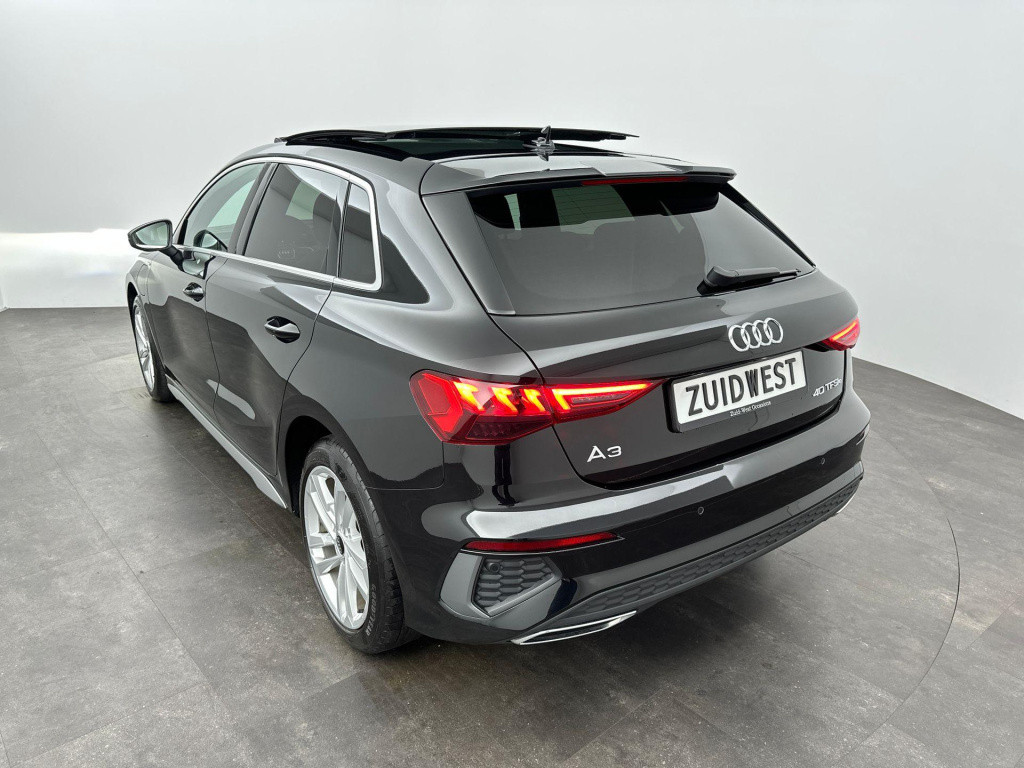 Audi A3 sportback 40 tfsi e s-line pano matrix camera acc lane