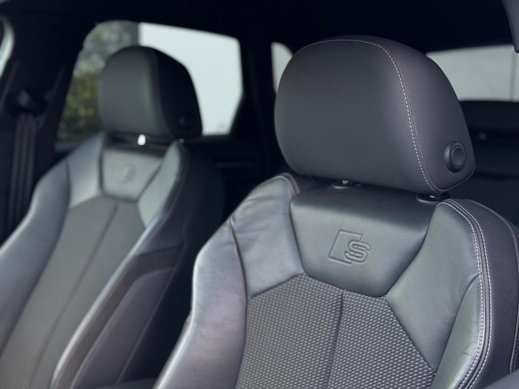 Audi Q3 35 tfsi 3x s-line* keyless * matrix led * camera * carplay