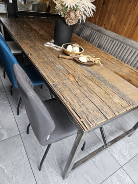 Zeer mooie robuuste industriële eetkamertafel