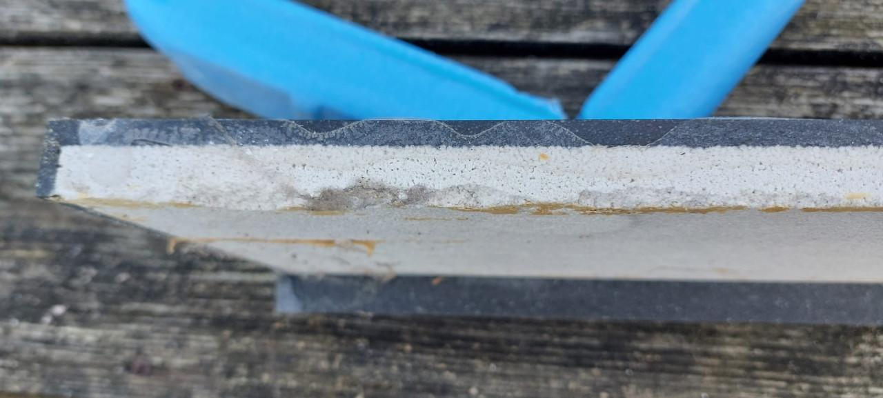 Vensterbank van zwart/wit composiet