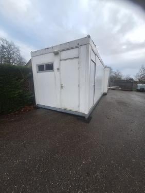 Wcunit geïsoleerd, sanitairunit, toiletgebouw,schaftkeet, bouwkeet, berging