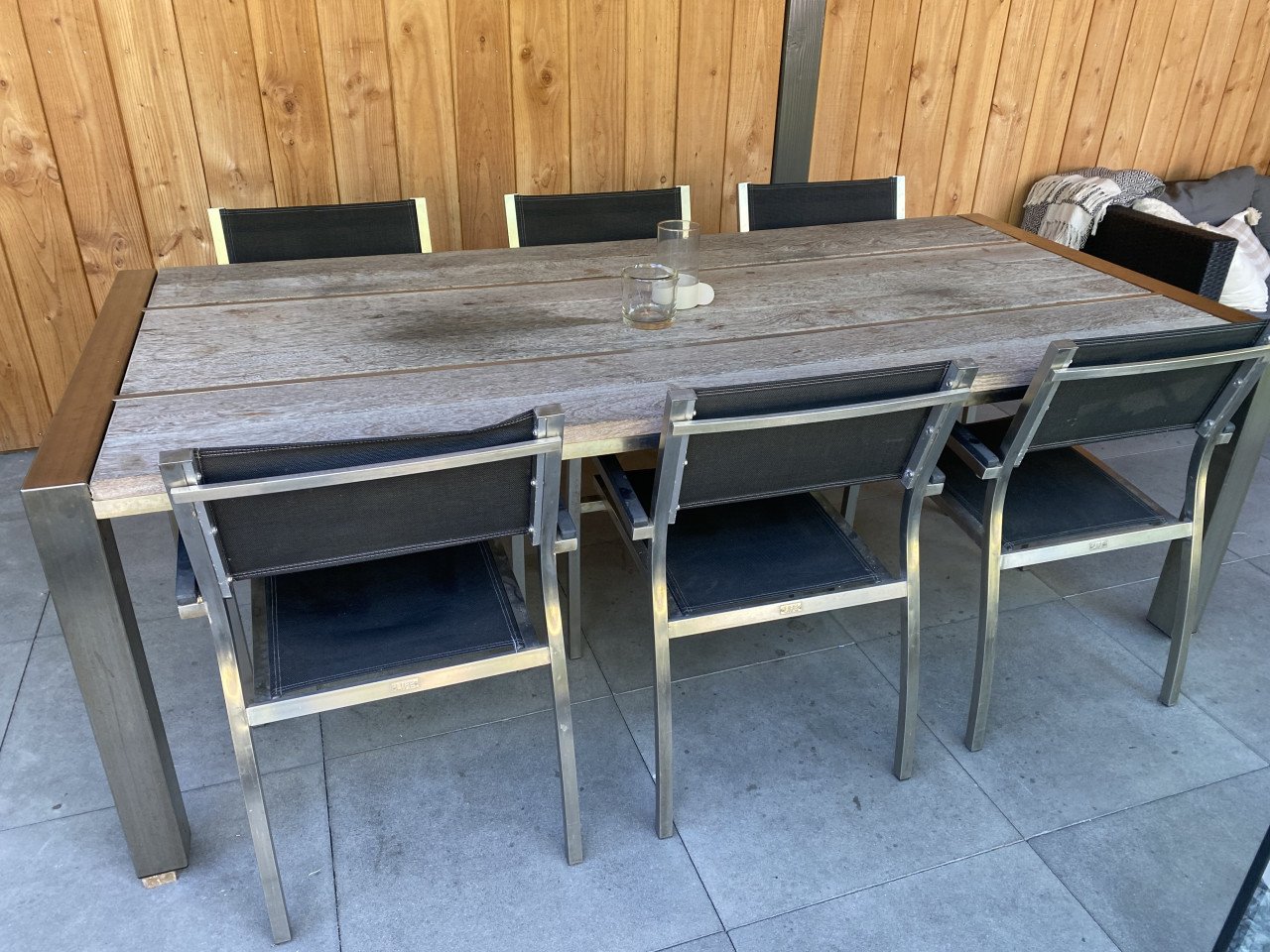 Buitentafel + stoelen