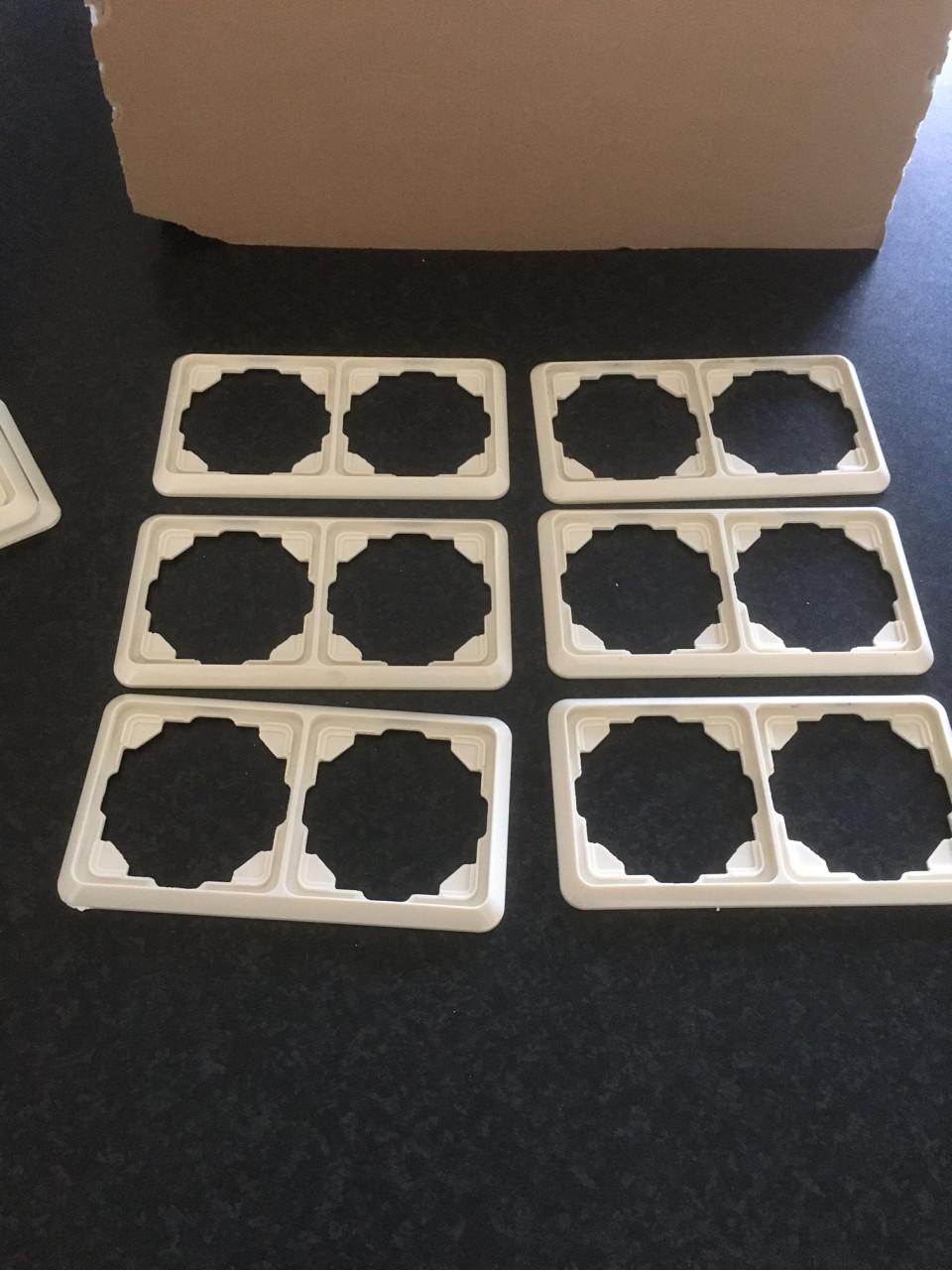 4 stuks Jung sokkel inbouw wisselschakelaar nr. 506 EU