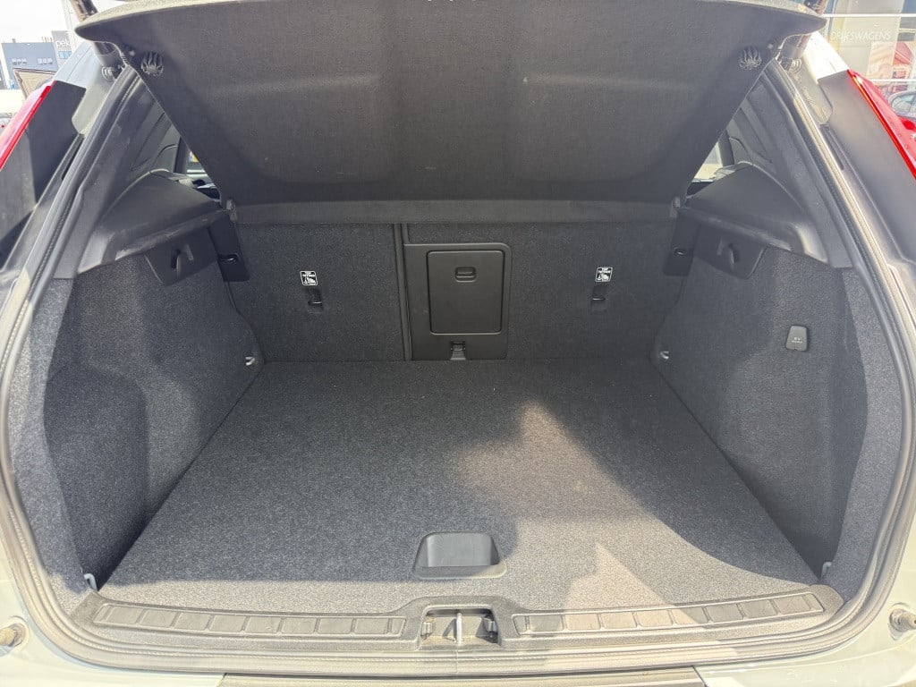Volvo XC40 t4 211pk recharge ultimate dark| full options !!