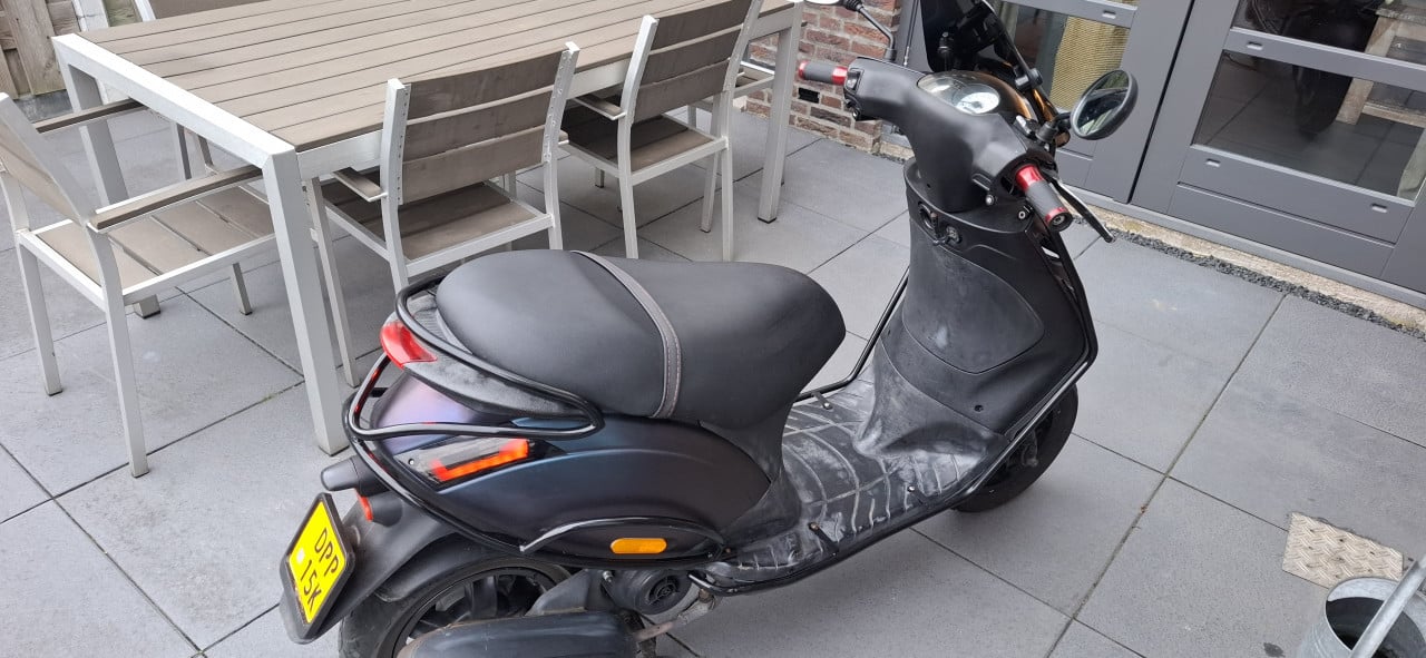 Piaggio Zip 4T