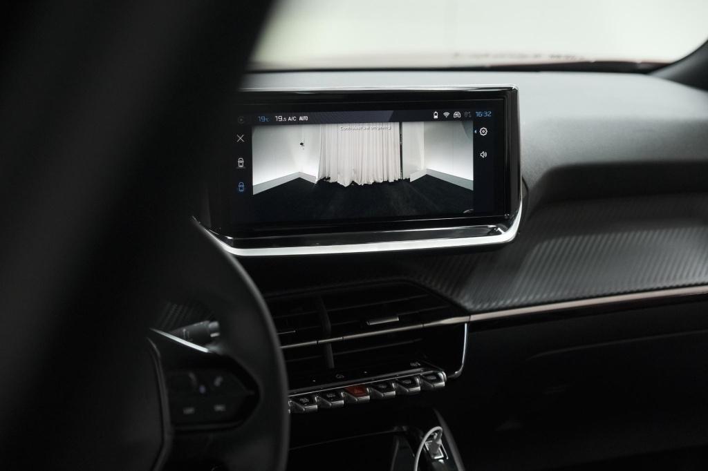 Peugeot 2008 puretech 100 allure | camera | navigatie | apple carplay | par