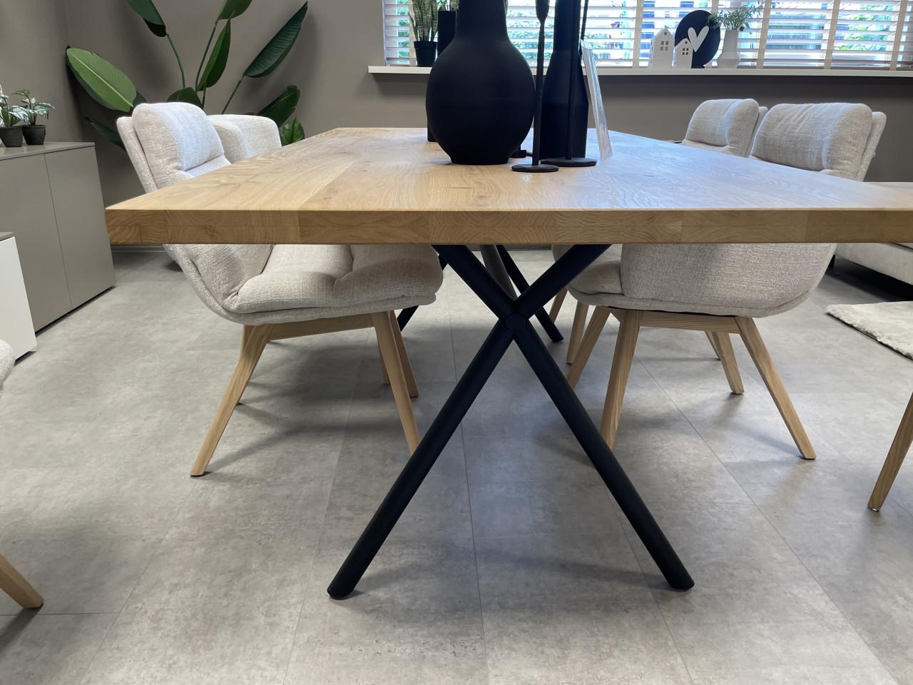 Complete eetset : eiken tafel met stoelen