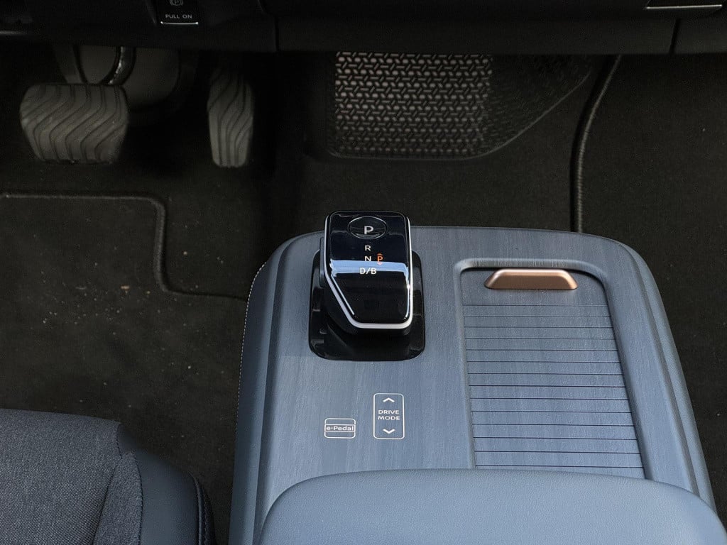 Nissan Ariya advantage edition 66 kwh vision pack + panoramadak