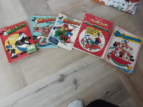 5 oude stripboeken  Donald duck  samen voor 5 euro