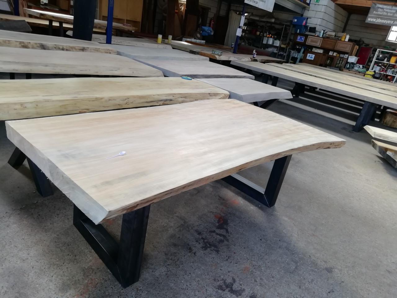 Boomstamtafels, tafelbladen planken