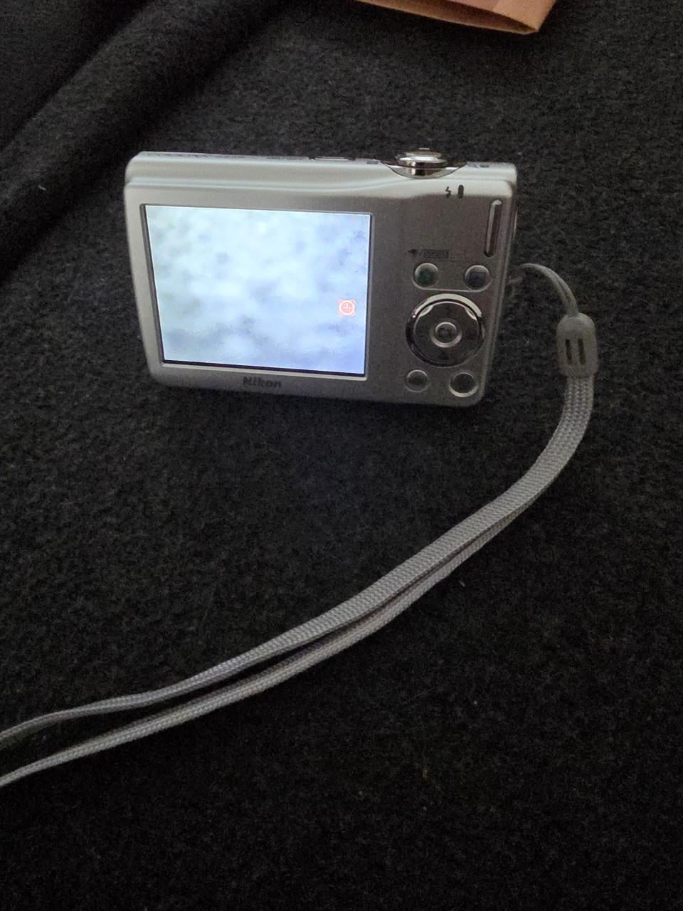 Te koop Nikon camera met 2gb sd kaart
