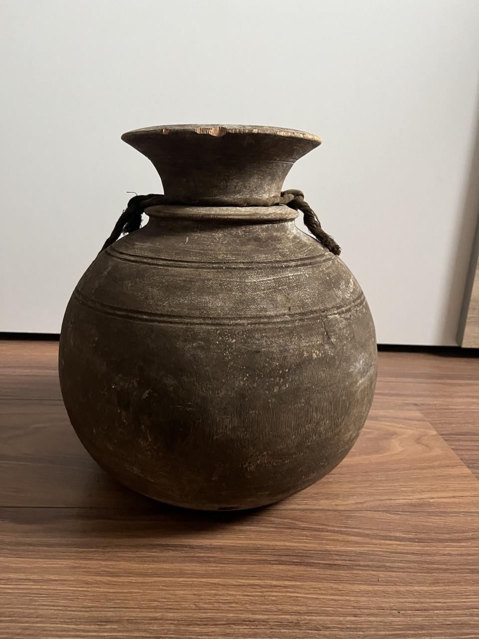 Nepalese pot 7