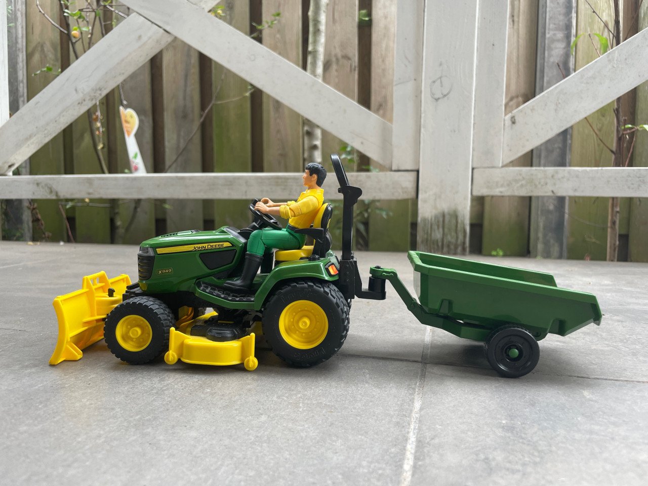 Bruder john deere grasmaaier met karretje
