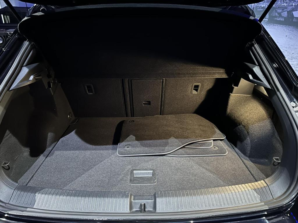 Volkswagen T-roc 1.5 tsi r-line business+ *appconnect*led*clima*