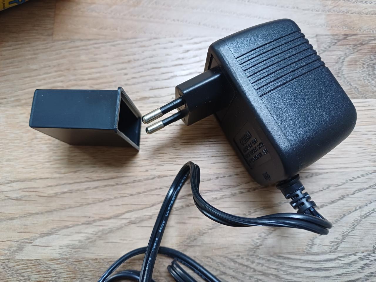 AC-DC Adaptor AD-1200300DV, oplader met 2-pins T-stekker