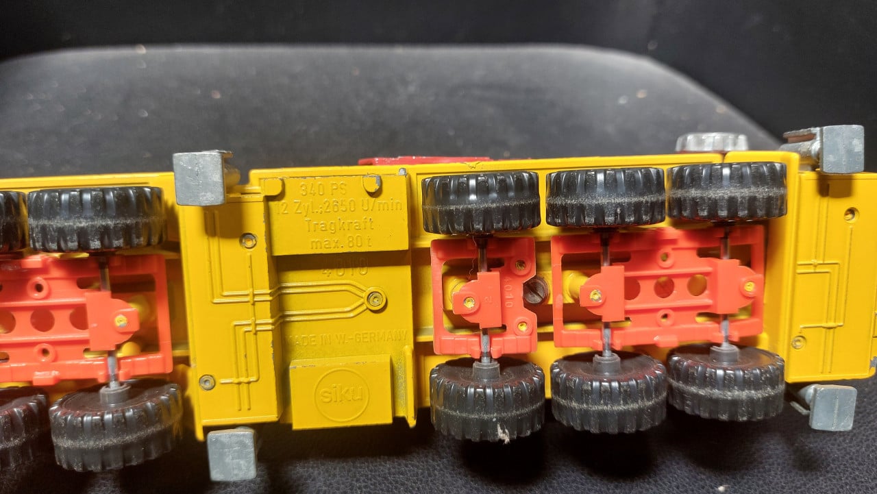 6 miniatuur vrachtauto's