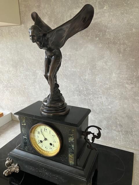 Antieke Pendule met Flying Lady van Rolls Royce